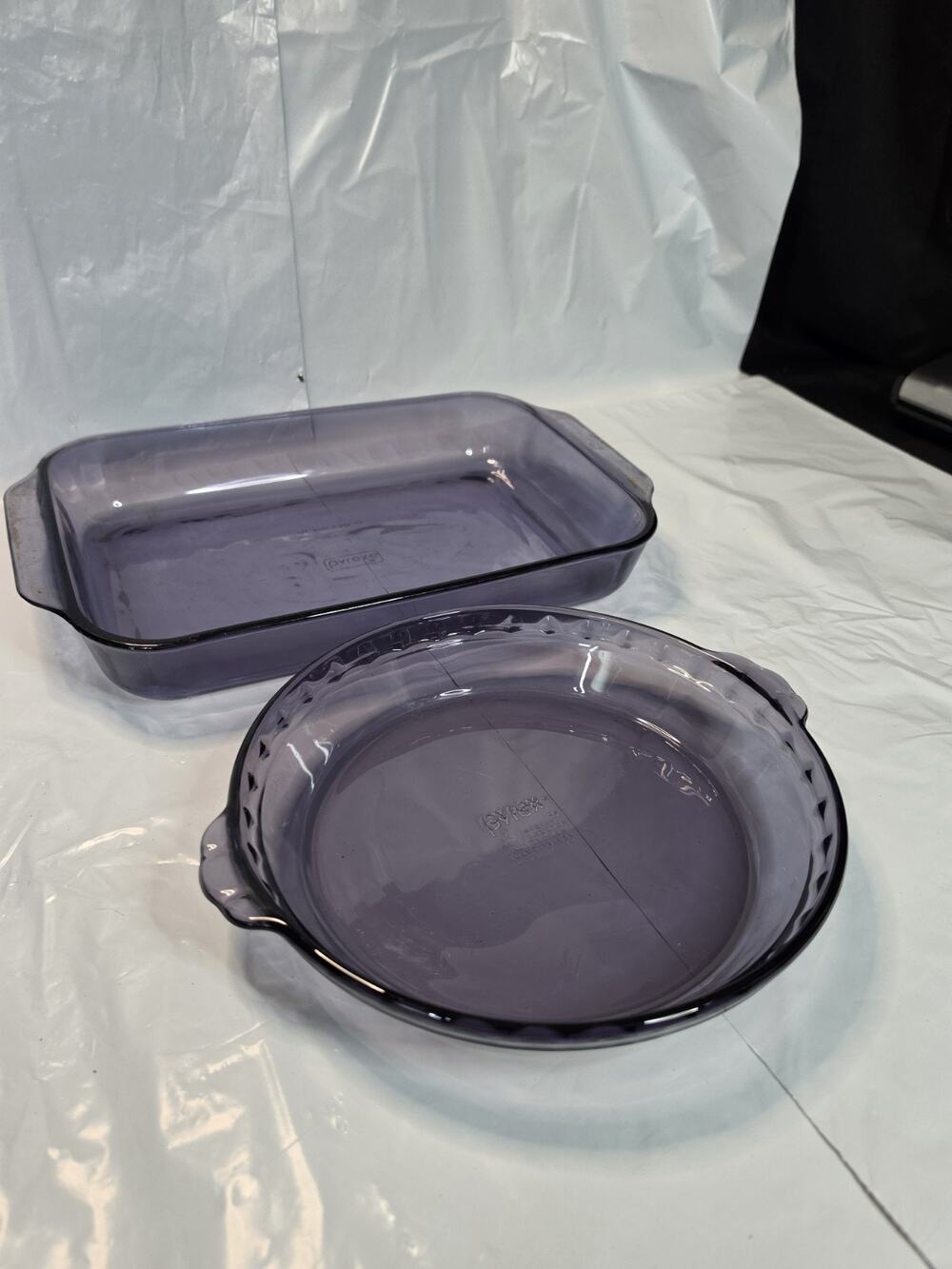 Vintage Pyrex Amethyst Crimped Deep Dish Pie Plate Casserole Baking Ware Purple